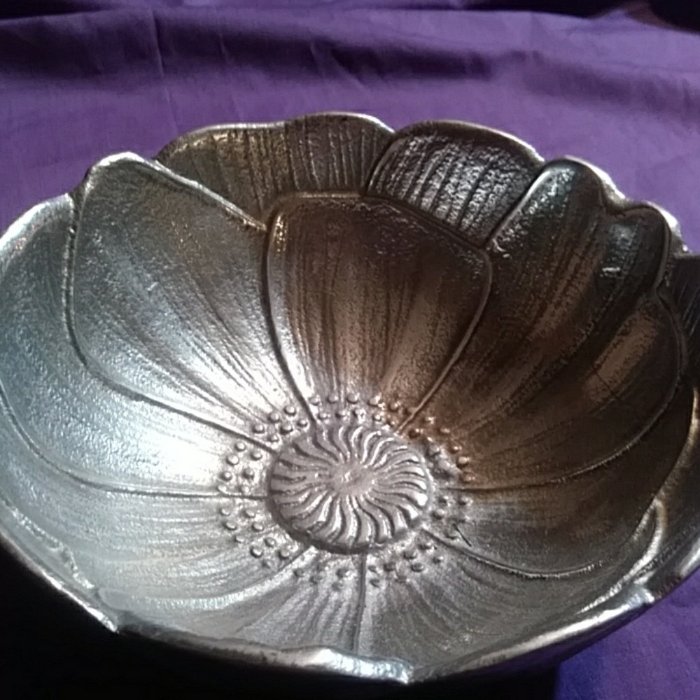 Metal bowl